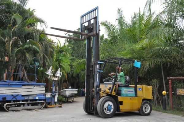 ขายรถFORKLIFT KOMATSU 4ตัน สวยเดิมจากญี่ปุ่น 360,000เท่านั้น!!