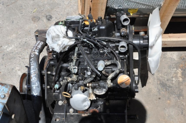 ขายเครื่ื่ื่ื่อง 3สูบ yanmarและiseki  สวยเดิมจากญี่ปุ่นยังไม่เคยใช้ในไทย 9,500เท่านั้น