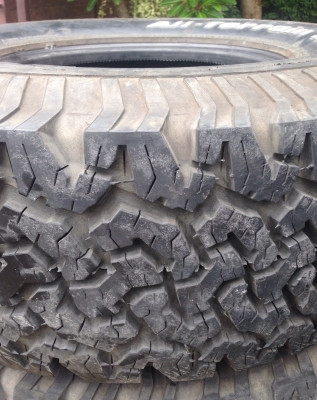 ยาง All BF goodrich 285 75 16 ปี11 ลงพื้นจริงปี13 ดอกติดหนวด ไม่มีปะ ใช้กันยาว2-3ปีสบายๆ ยาง All BF goodrich 285 75 16 ปี11 ลงพื้นจริงปี13 ดอกติดหนวด ไม่มีปะ ใช้กันยาว2-3ปีสบายๆ