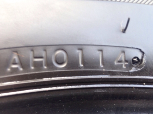 ยาง Bridgestone 255 65 17 ปี14 ดอกเต็ม ไม่มีปะ ราคาไม่แพง