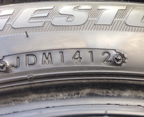 ยาง Bridgestone 205 55 17 ปี12 ดอกเต็มไม่มีปะ ราคาเบาเบา ยาง Bridgestone 205 55 17 ปี12 ดอกเต็มไม่มีปะ ราคาเบาเบา
