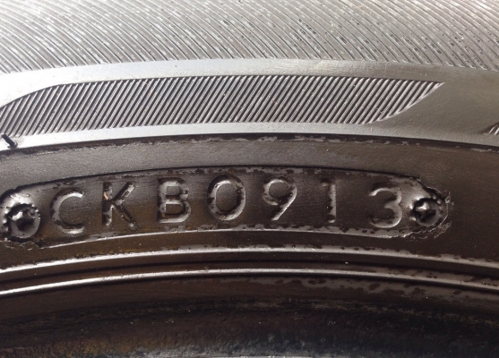 ยาง Bridgestone 205 55 16 ปี13 ดอกเยอะ เนื้อนิ่มๆ ไม่มีปะ