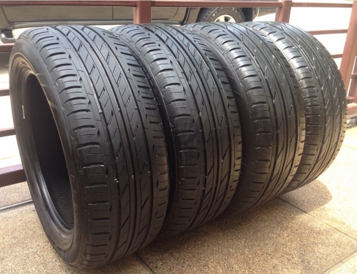 ยาง Bridgestone 205 55 16 ปี13 ดอกเยอะ เนื้อนิ่มๆ ไม่มีปะ