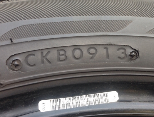 ยาง Bridgestone 205 55 16 ปี13 ดอกเยอะ เนื้อนิ่มๆ ไม่มีปะ