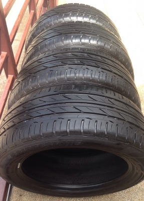 ยาง Bridgestone 205 55 16 ปี13 ดอกเยอะ เนื้อนิ่มๆ ไม่มีปะ