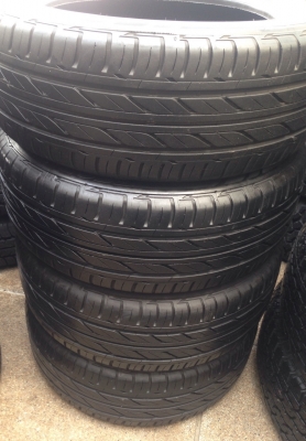 ยาง Bridgestone 205 55 16 ปี13 ดอกเยอะ เนื้อนิ่มๆ ไม่มีปะ