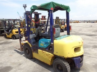 รถโฟล์คลิฟท์ โคมัสสึ รุ่น FG 20C-12 มีทิ้ง เครื่องเบนซิน ขนาด 2.0 ตัน