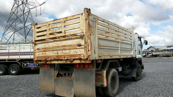 ISUZU  FTR รถสวยเหมือนใหม่จ๊ะ