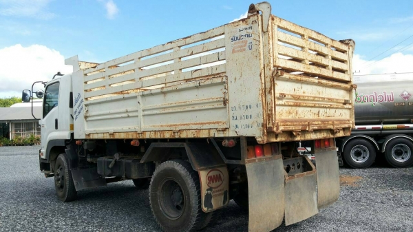 ISUZU  FTR รถสวยเหมือนใหม่จ๊ะ