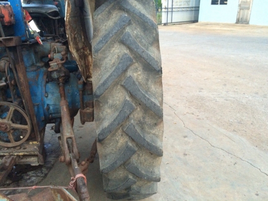 ขายด่วนรถไถฟอร์ดพร้อมใบดันผาน7 สภาพเดิมๆ สนใจติดต่อ098-4590703 ขายด่วนรถไถฟอร์ดพร้อมใบดันผาน7 สภาพเดิมๆ สนใจติดต่อ098-4590703