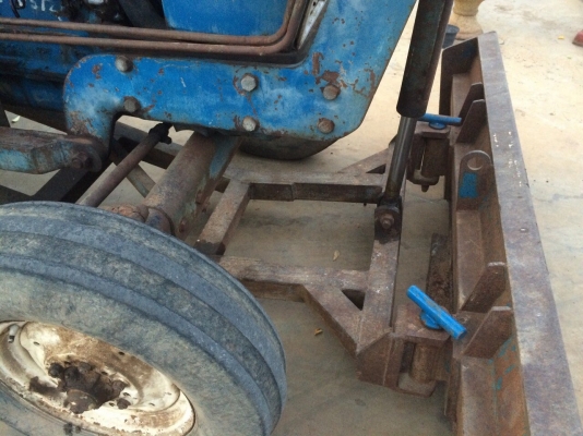 ขายด่วนรถไถฟอร์ดพร้อมใบดันผาน7 สภาพเดิมๆ สนใจติดต่อ098-4590703 ขายด่วนรถไถฟอร์ดพร้อมใบดันผาน7 สภาพเดิมๆ สนใจติดต่อ098-4590703