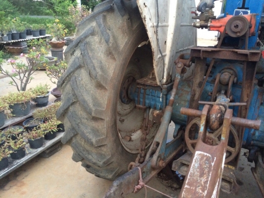 ขายด่วนรถไถฟอร์ดพร้อมใบดันผาน7 สภาพเดิมๆ สนใจติดต่อ098-4590703 ขายด่วนรถไถฟอร์ดพร้อมใบดันผาน7 สภาพเดิมๆ สนใจติดต่อ098-4590703