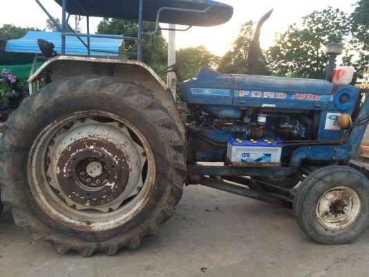 ขายด่วนรถไถฟอร์ดพร้อมใบดันผาน7 สภาพเดิมๆ สนใจติดต่อ098-4590703 ขายด่วนรถไถฟอร์ดพร้อมใบดันผาน7 สภาพเดิมๆ สนใจติดต่อ098-4590703