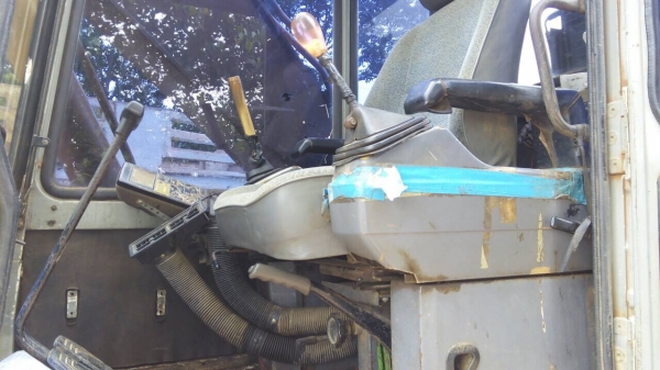 รถขุดPc200-5. คอนโทนสั้น ซีเรียล 62400. มีแอร์ ไฟตัด. รถสภาพดี พร้อมใช้