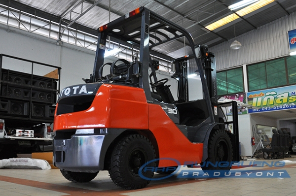 ขายรถโฟล์คลิฟท์มือสอง TOYOTA รุ่น 8FG30 ราคา 415,000 บาท นำเข้าจากประเทศญี่ปุ่น 100\% ไม่เคยใช้งานในไทย ขายรถโฟล์คลิฟท์มือสอง TOYOTA รุ่น 8FG30 ราคา 415,000 บาท นำเข้าจากประเทศญี่ปุ่น 100\% ไม่เคยใช้งานในไทย