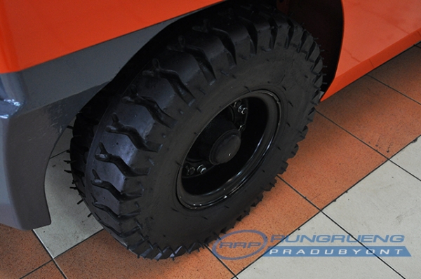 ขายรถโฟล์คลิฟท์มือสอง TOYOTA รุ่น 8FG30 ราคา 415,000 บาท นำเข้าจากประเทศญี่ปุ่น 100\% ไม่เคยใช้งานในไทย ขายรถโฟล์คลิฟท์มือสอง TOYOTA รุ่น 8FG30 ราคา 415,000 บาท นำเข้าจากประเทศญี่ปุ่น 100\% ไม่เคยใช้งานในไทย