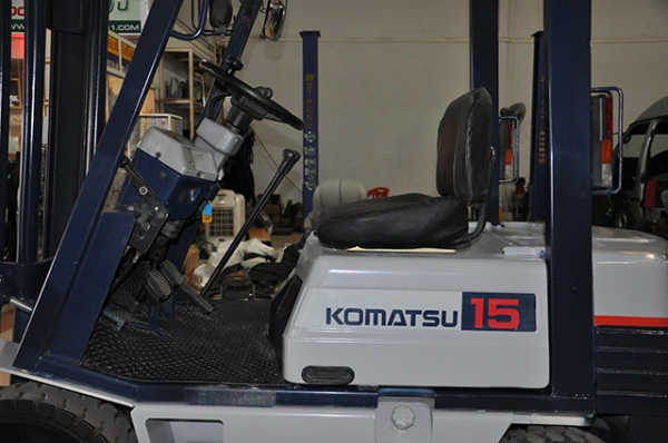 ขายรถโฟล์คลิฟท์มือสอง KOMATSU รุ่น FG15-15 ราคา 145,000 บาท นำเข้าจากประเทศญี่ปุ่น 100\% ไม่เคยใช้งานในประเทศไทย