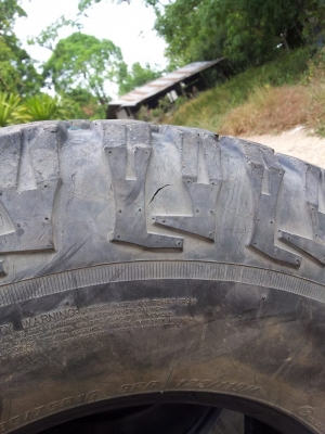 น้องฝากขาย 285/75/16 MAXSIS MT ปี 11 มีตำหนิ 2 เส้นครับ น้องฝากขาย 285/75/16 MAXSIS MT ปี 11 มีตำหนิ 2 เส้นครับ