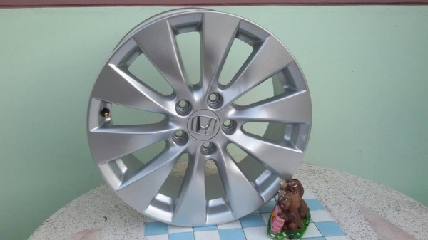 ขายล้อแม็ก accord g9 17"สนใจติดต่อเล็กคลองสามครับ 081-3747940