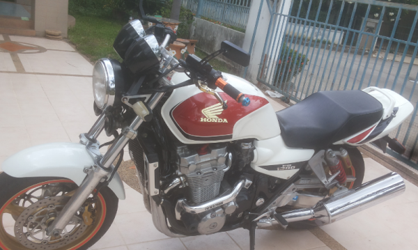 cb 1300 ปี 2002  อินวอย สรรพสามิตร แท้ 125,000 บาท พร้อมส่ง