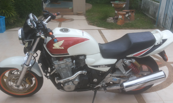 cb 1300 ปี 2002  อินวอย สรรพสามิตร แท้ 125,000 บาท พร้อมส่ง
