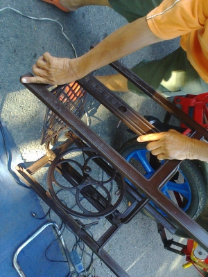 ขาจักรเหล็กหล่องานเยอรมันครับ ขาจักรเหล็กหล่องานเยอรมันครับ