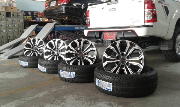 ขายล้อใหม่ ตัวท๊อป TRD ขอบ18" 6รู139.7 สีFP/GMB ชุดละ 25000