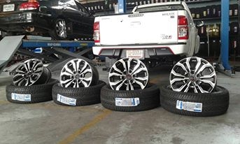 ขายล้อใหม่ ตัวท๊อป TRD ขอบ18" 6รู139.7 สีFP/GMB ชุดละ 25000