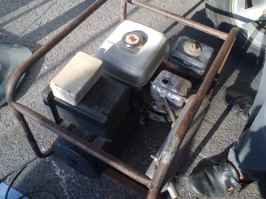 ขายแล้วครับเครื่องปั่นไฟ 2.6 kva อิตาลีเครื่องฮอนด้า 5.5 แรง ขายแล้วครับเครื่องปั่นไฟ 2.6 kva อิตาลีเครื่องฮอนด้า 5.5 แรง