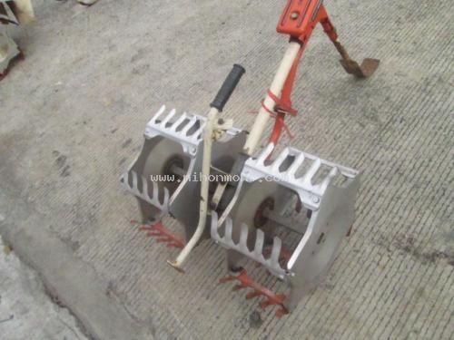 เครื่องกำจัดวัชพืชในร่องข้าว  MARUYAMA   MA3   รหัสสินค้า : 80802477 Line ID: nihonmono หรือเพิ่มเติมไดที่ www.nihonmono.com