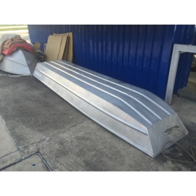 ขายเรืออลูมิเนียมยี่ห้อ  Sea Nymph Seac ขนาด 13ฟุต มือสองญี่ปุ่น