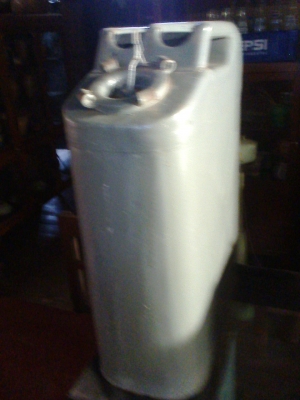 ถังน้ำมันรถจิ๊บ ถังน้ำมันรถจิ๊บ