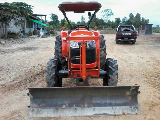 ขายรถไถ KUBOTA L4708 สภาพดีเดิมๆพร้อมใช้งาน อุปกรณ์ครบ 3 ชิ้นมีพร้อมดันหน้า ผานพรวนและ โรตารี่