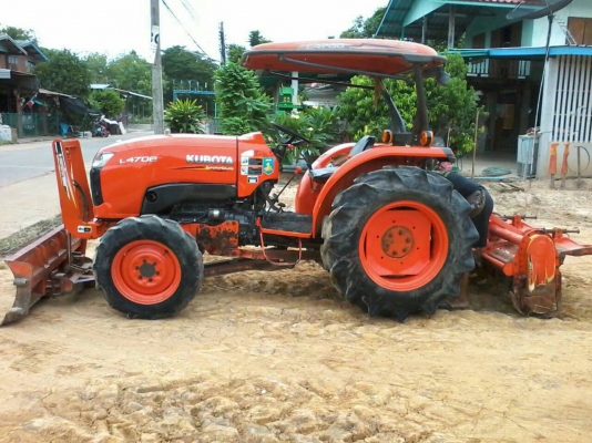 ขายรถไถ KUBOTA L4708 สภาพดีเดิมๆพร้อมใช้งาน อุปกรณ์ครบ 3 ชิ้นมีพร้อมดันหน้า ผานพรวนและ โรตารี่