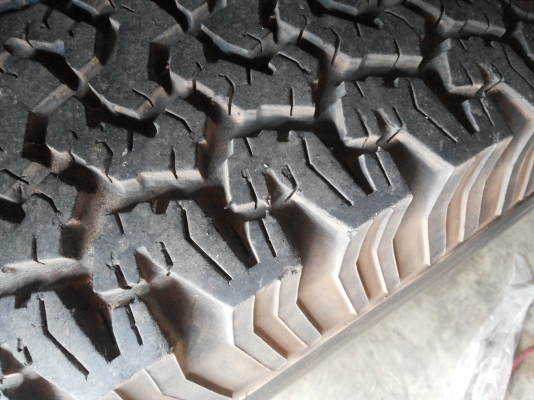 ล้อแมกซ์เลนโซ่เบลดเล่พร้อมยาง bf 265 75 16 สภาพสวยนางฟ้า ล้อแมกซ์เลนโซ่เบลดเล่พร้อมยาง bf 265 75 16 สภาพสวยนางฟ้า