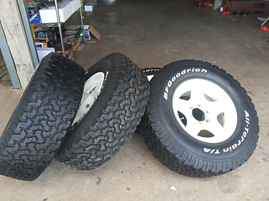 ล้อแมกซ์เลนโซ่เบลดเล่พร้อมยาง bf 265 75 16 สภาพสวยนางฟ้า ล้อแมกซ์เลนโซ่เบลดเล่พร้อมยาง bf 265 75 16 สภาพสวยนางฟ้า