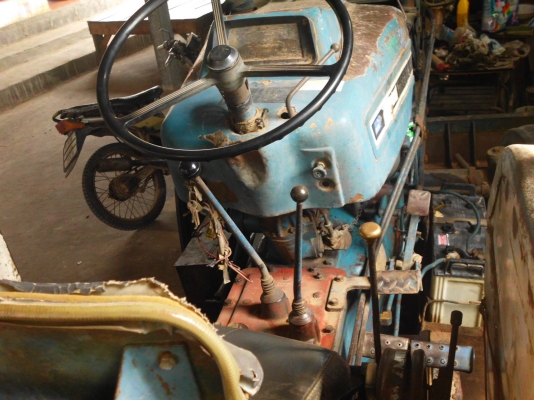 ขายรถไถ Ford 6600 อุปกรณ์ผานหน้าหลัง เสื้อลาย สนใจ 0808255385, 0810707634