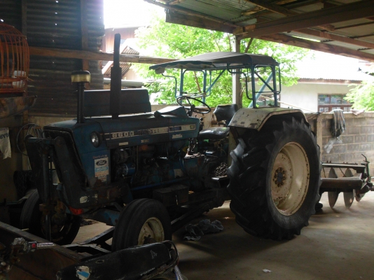 ขายรถไถ Ford 6600 อุปกรณ์ผานหน้าหลัง เสื้อลาย สนใจ 0808255385, 0810707634