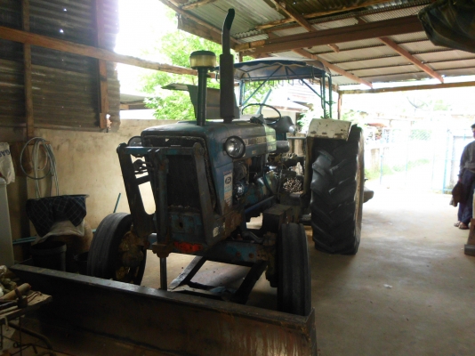 ขายรถไถ Ford 6600 อุปกรณ์ผานหน้าหลัง เสื้อลาย สนใจ 0808255385, 0810707634