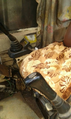 **590,000 บ.ต่อรอง/// แบคโฮ CAT 320 V.1 **ขาย CAT 320 V.1 แบคโฮสภาพพร้อมใช้ ราคาเบาๆ HYD.EXCAVATOR CATERPILLAR 320 Vertion 1 เครื่องเดิม ปั้มเดิม ไฟฟ้าครบ เครื่อง แน่น ปั้มแรง ทำงานดี เร็วดี บูมอาร์มสวย ไม่ปะไม่ร้าว บุ้งกี๋หนาไม่ผุ ฟันตักยาว บูท/สลัก แน่น