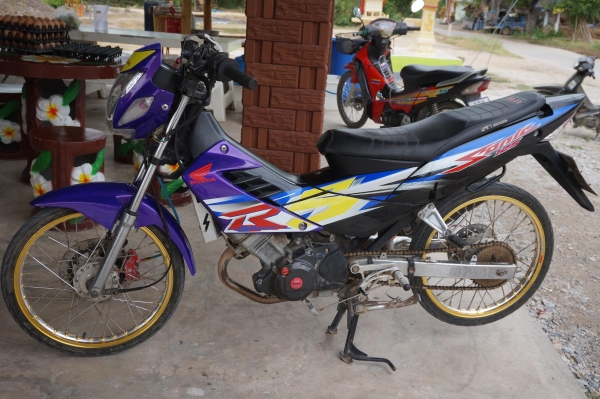 ขาย HONDA SONIC เครื่องเดิม ดี ทะเบียนพร้อมเอกสารโอนครบ