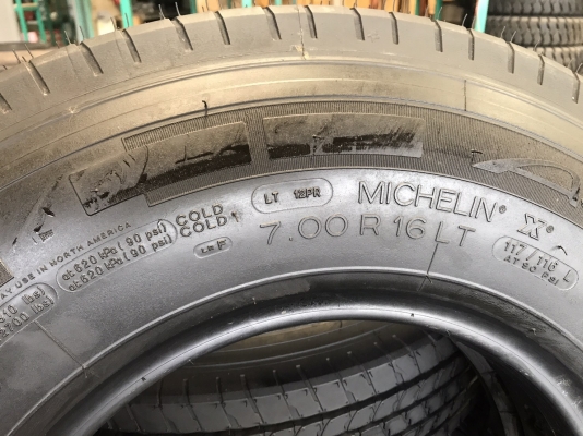 ขายถูกยางใหม่ถอด 7.00R16 พร้อมชุด นอก/ใน/รอง