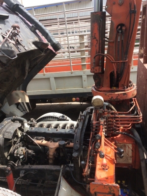 ISUZU 6ล้อบรรทุกติดเครน เครื่อง 185 แรง (6BF) 6เกียร์เดินหน้า  มีแอร์ พวงมาลัยพาวเวอร์ พร้อมเครน 3 T 3 ปอก  เครื่องดี ขับดี  ครัทซีสวย ขาย 390,000 บาท (ศุภากร 081-4252943)