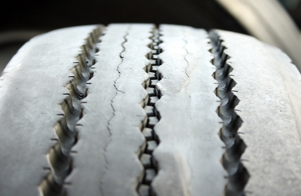 กะทะล้อพร้อมยางสวยๆ ขายถูกๆ ขนาด 9R22.5 เท่ากับยาง9.00-20