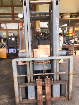 NISSAN  Forklift ขนาดยก 1.5 ตัน เสา  3  เมตร