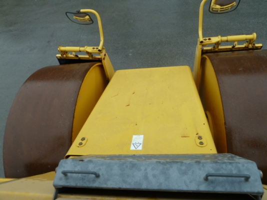 ขายรถบด 3 ล้อเหล็ก SAKAI R2-1 สภาพสวยพร้อมใช้งาน ติดต่อ อำพล 090-9094506, 080-3031241