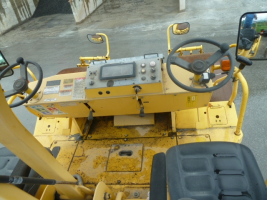 ขายรถบด 3 ล้อเหล็ก SAKAI R2-1 สภาพสวยพร้อมใช้งาน ติดต่อ อำพล 090-9094506, 080-3031241