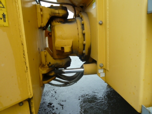 ขายรถบด 3 ล้อเหล็ก SAKAI R2-1 สภาพสวยพร้อมใช้งาน ติดต่อ อำพล 090-9094506, 080-3031241