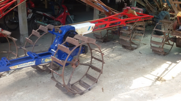 ขายครับรถไถเดินตามลิงลม ราคา8500บาท  อยู่ วังบัว อ คลองขลุง จ กำแพงเพชรสนใจโทร 0813655997 อำพรพาเจริญราคาคุยกันได้อีกนะครัย