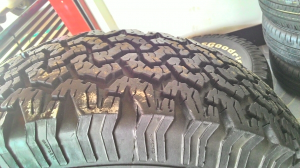 ขายยาง bf265/70/r16 ปี12 สภาพใช้น้อยมาก 1 คู่